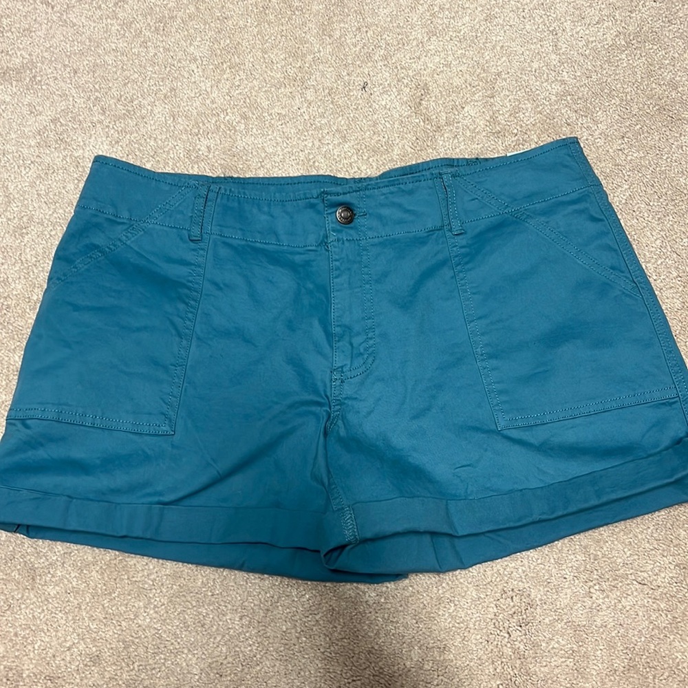 Women’s Magellan Outdoor Happy Camper Cuff Short Size 16
